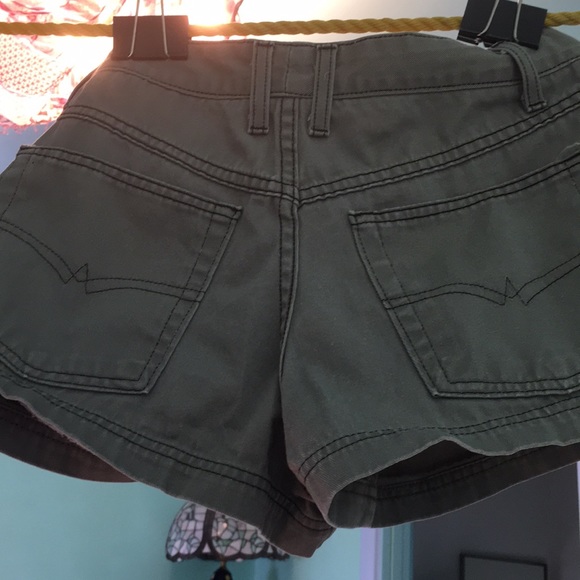 Shorts - Picture 2 of 3